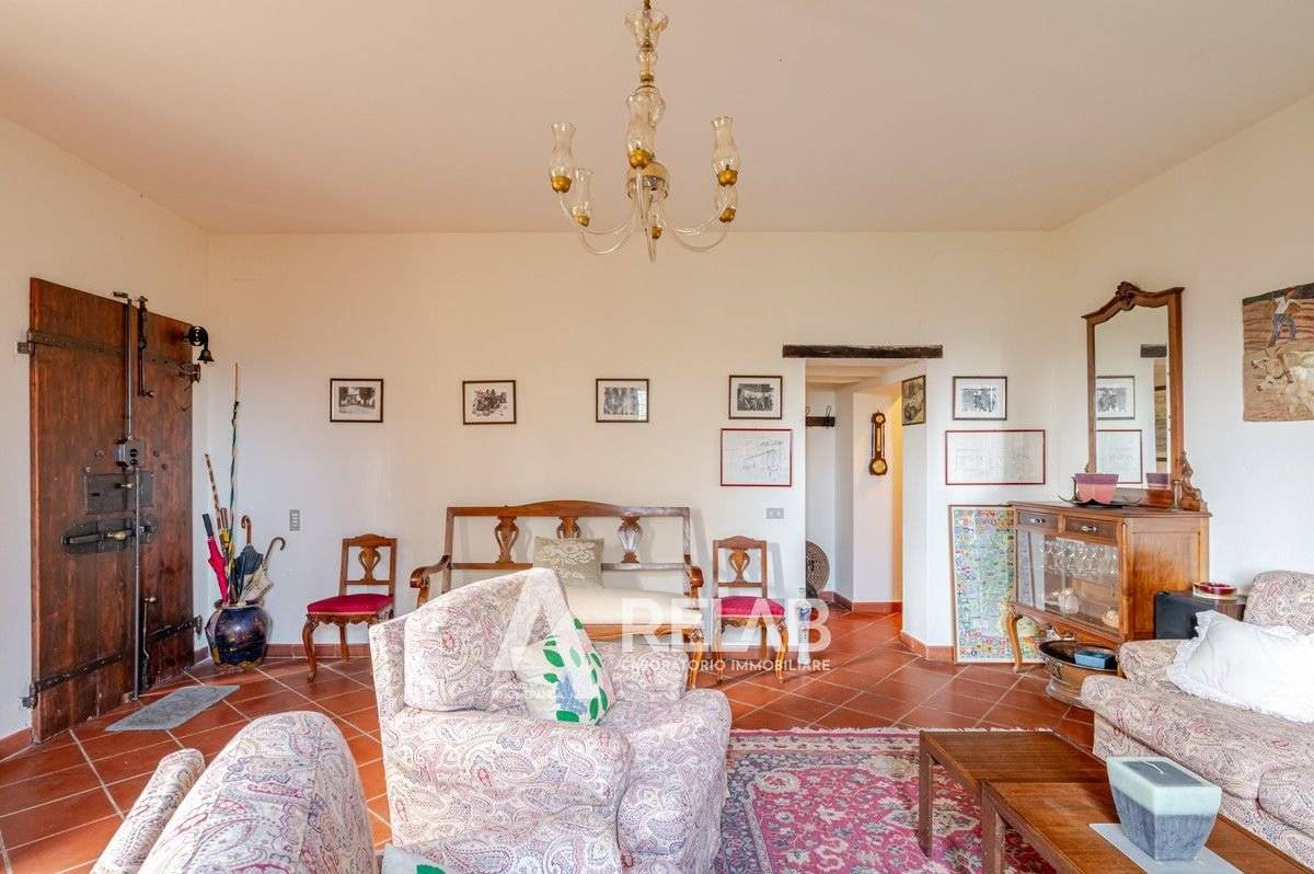 Casale storico con uliveto sulle colline toscane, foto 3